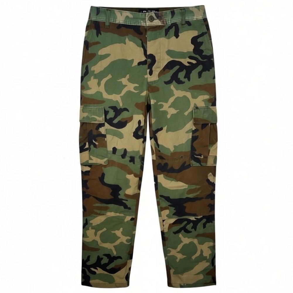 Men’s Woodland Camouflage Cargo Pants Size 29 1/2 - 32 1/2 Waist / 42 Length